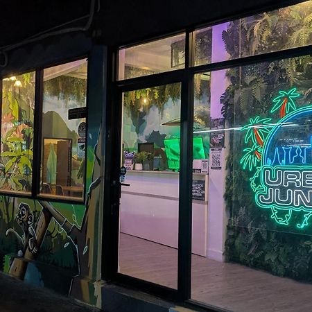 Urban Jungle Hostel 방콕 외부 사진