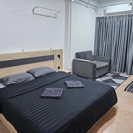 Urban Jungle Hostel 방콕 외부 사진