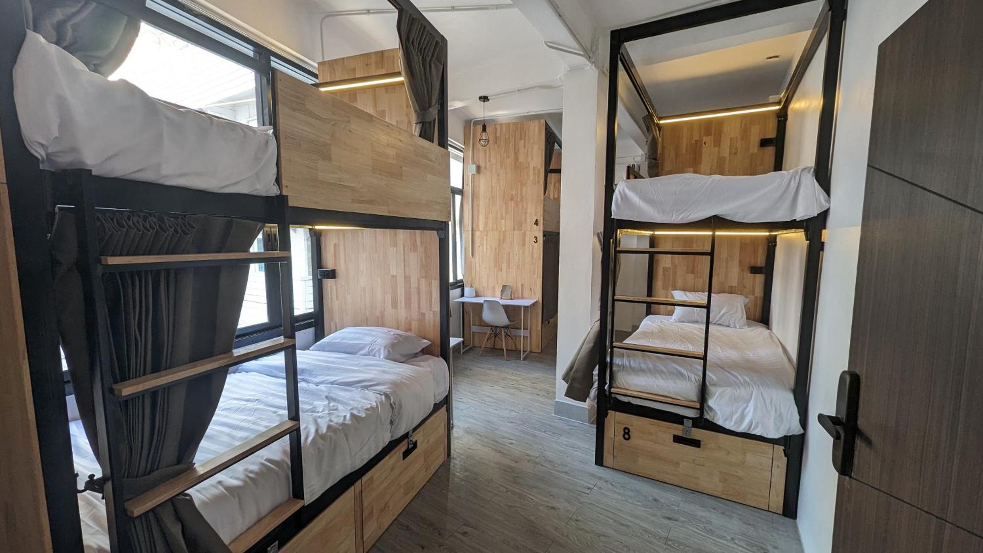 Urban Jungle Hostel 방콕 외부 사진