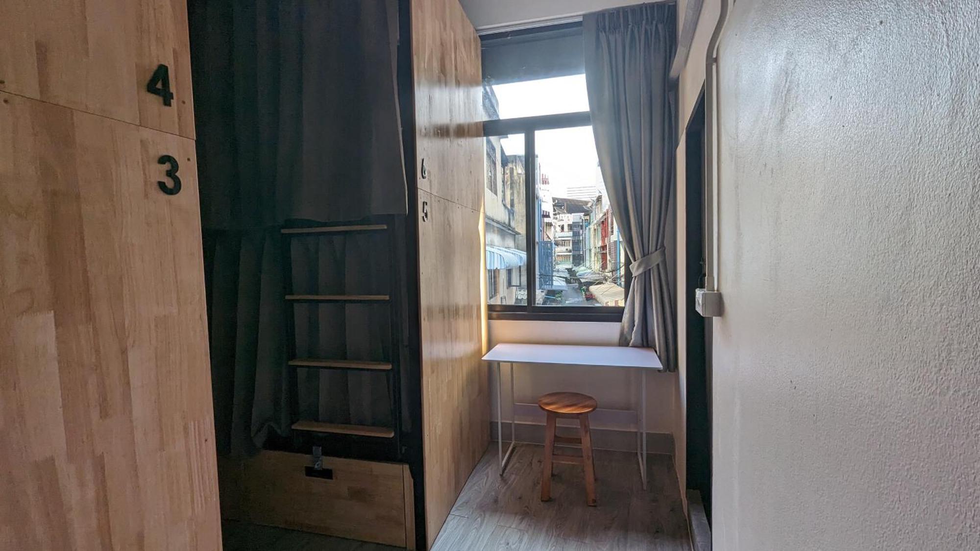 Urban Jungle Hostel 방콕 외부 사진