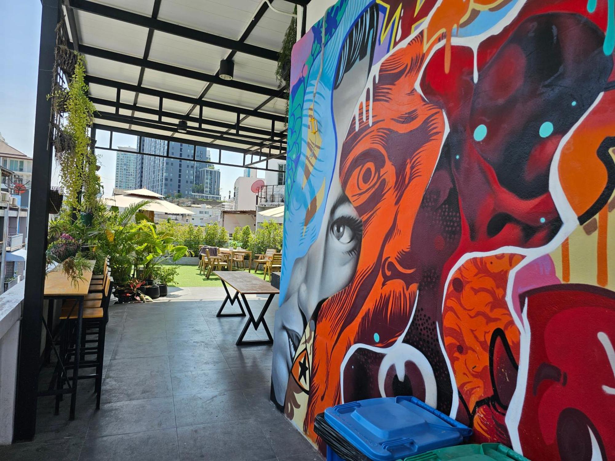 Urban Jungle Hostel 방콕 외부 사진